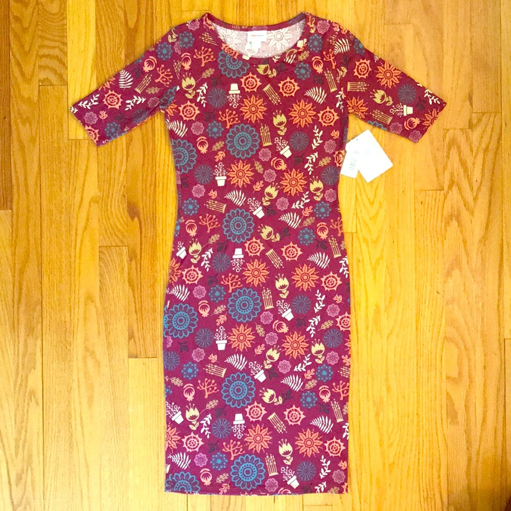 NWT LuLaRoe Julia Pattern Print Dress. Size XXS